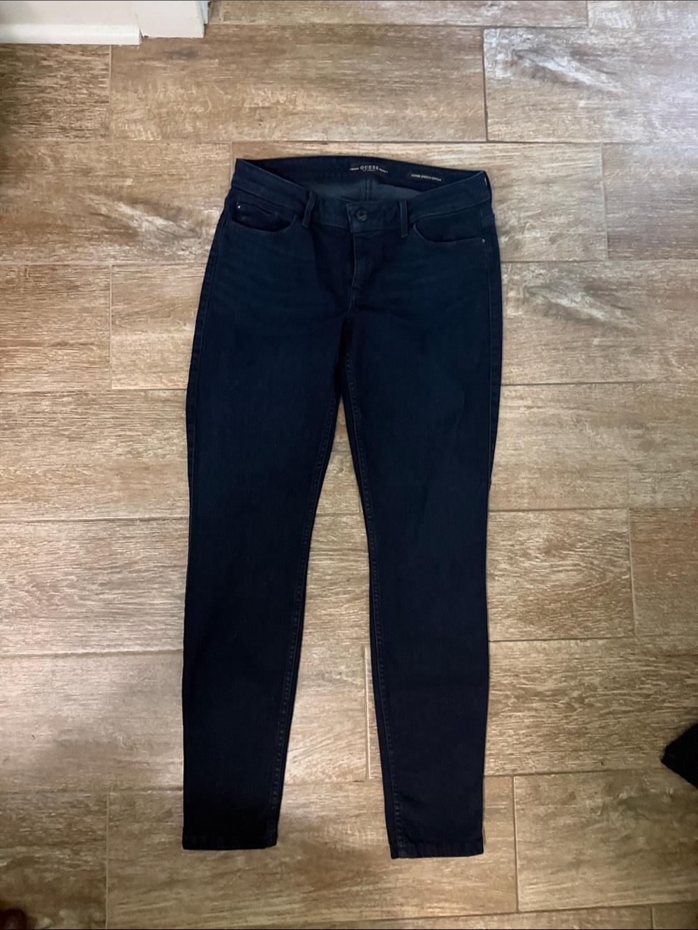 Guess Women’s Navy Skinny Jeans